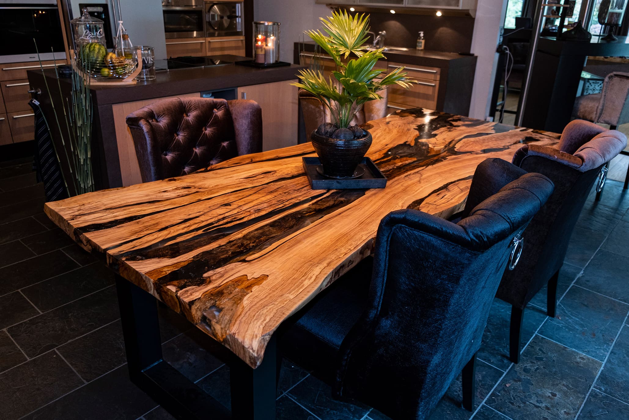 Epoxy tafel en boomstamtafel op maat