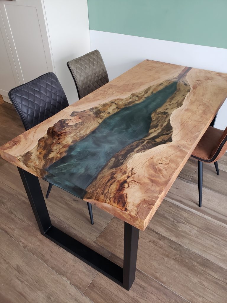 Epoxy boomstamtafel kopen? op maat gemaakt iQonya